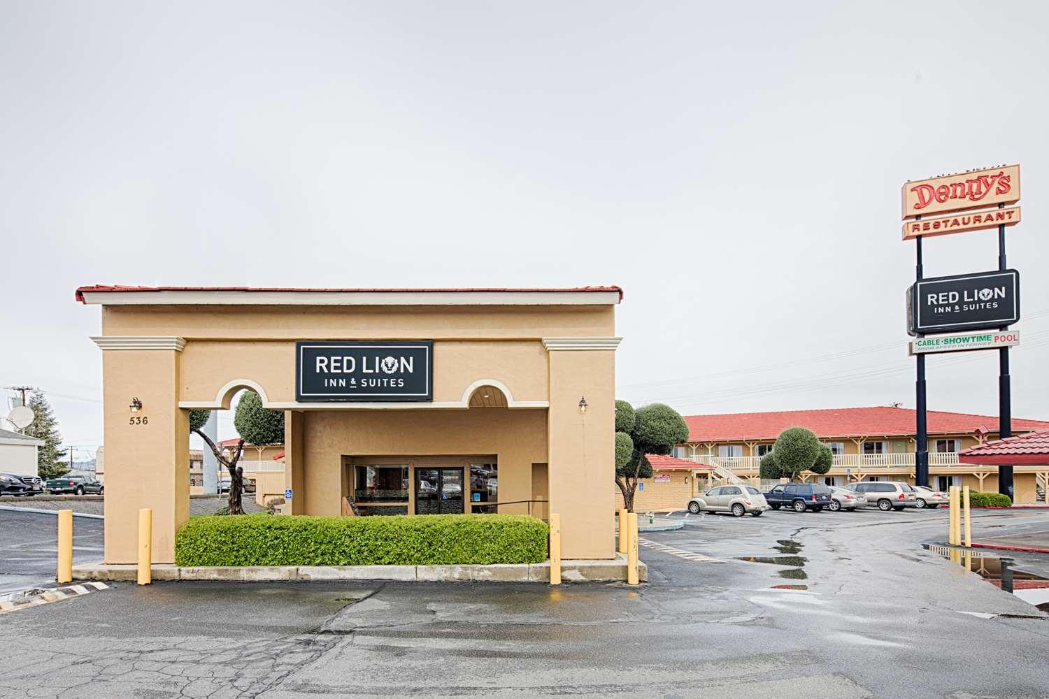 Red Lion Inn & Suites Redding Exterior foto